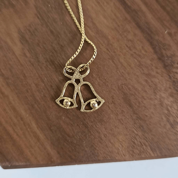 Avon Gold Tone Holiday Bell Necklace - Picture 4 of 5